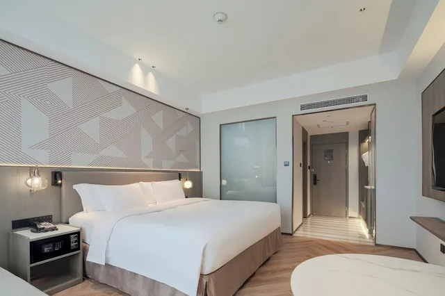 غرفة قياسية بسرير كينج بإطلالة على المدينة، Crowne Plaza City Center Ningbo 5/7