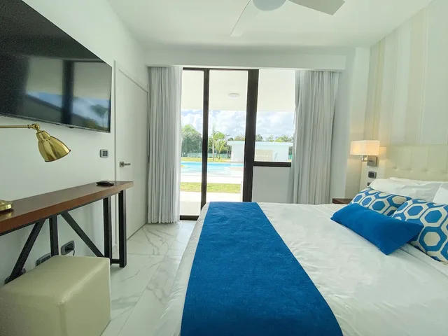 شقة حصرية بسريرين مزدوجين بإطلالة على المسبح بشرفة بغرفتي نوم مع أريكة، Xeliter Cana Rock Punta Cana 5/9