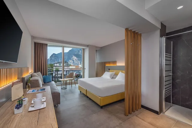 Deluxe, Queen Bed, Sofa, Balcony, Large, Hotel Garda 5/6
