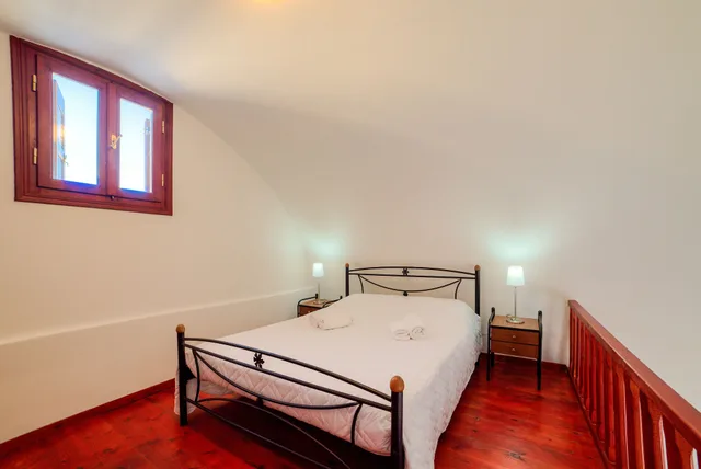 Studio, 1 Double and 1 Single Bed, Partial Sea View, Two Story، William Apos S Houses 2/3