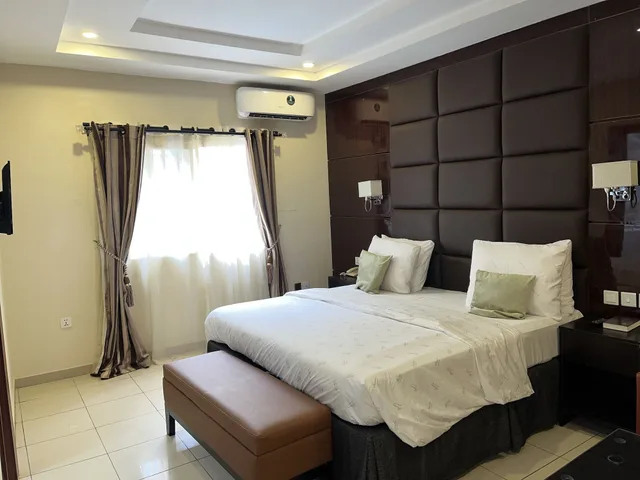 3 Bedrooms, Apartment, 3 Queen Beds, Dwell Apartments 1/7