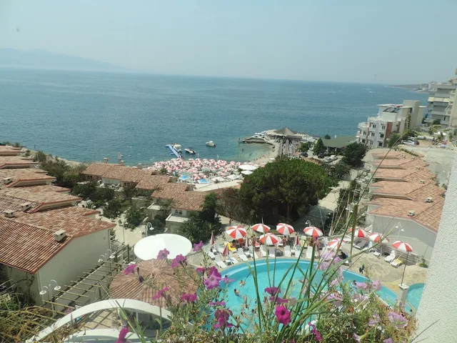 Bougainville Bay Hotel، ساراندا 75/78