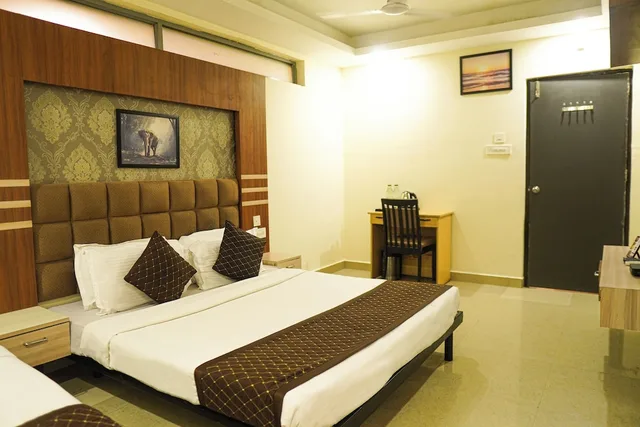 2 Bedrooms, Family, 1 Single and 2 Queen Beds، Mount Amara Hotel and Spa 3/9