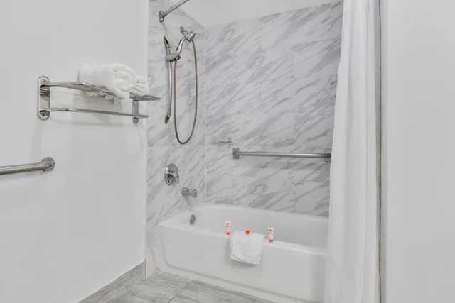غرفة بسريرين كوين لذوي الإعاقة، OYO Hotel Ingleside TX 6/6