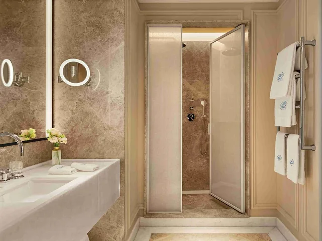 جناح جونيور بسرير كينج بإطلالة على البحيرة، Beau Rivage Geneve 5/8