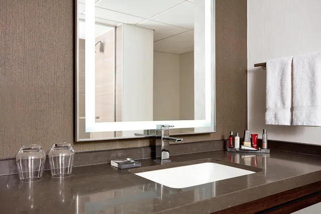 غرفة بسرير كينج أو سرير مزدوج، Marriott Bethesda 4/9