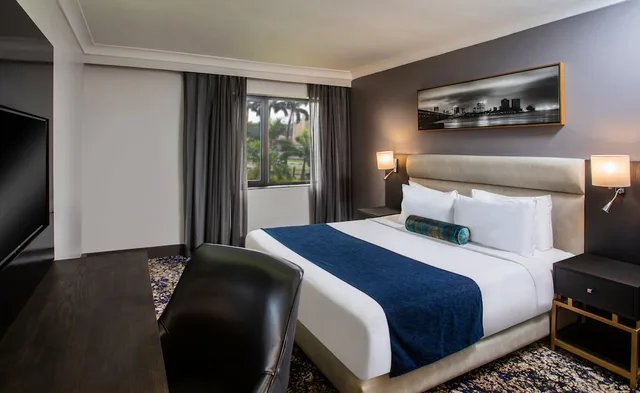 غرفة قياسية بسرير كوين، Movenpick Hotel Ikoyi Lagos 1/5