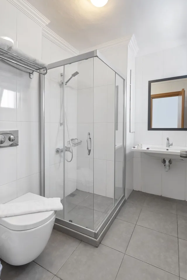 شقة بسرير مزدوج وسريرين منفصلين بغرفتي نوم مع أريكة، Vega Aparts & Residences 5/5
