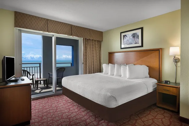 2 Bedrooms, Condo, 2 Double Beds, King Bed, Ocean Front, Sofa، Bay View Resort Hotel 1/7