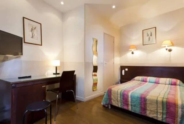 غرفة بأربعة أسرّة، Merryl Hotel 6/9