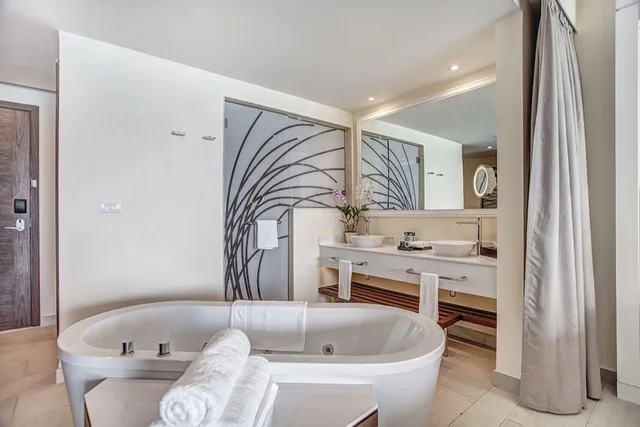 Swim Out, Sunset, Suite, 2 Queen Beds، Grand Lido Negril Au Naturel Resort All Inclusive Adults Only 8/8