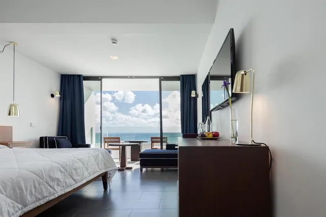 Premium, King Bed, Sea View, Almyra 5/10