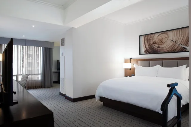 جناح جونيور بسرير كينج مع دخول صالة النادي في طابق مرتفع، INTERCONTINENTAL REAL GUATEMALA 5/10
