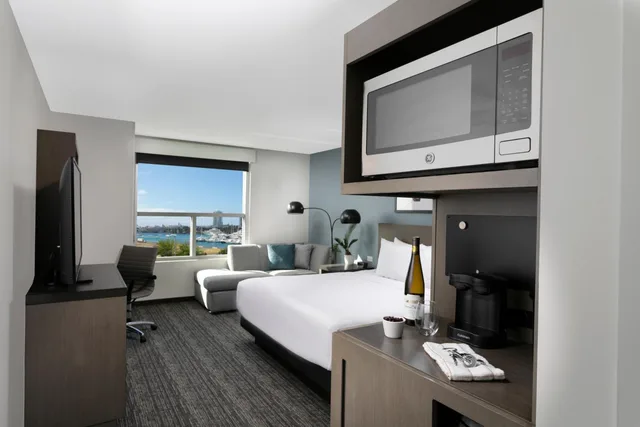Room, King Bed, Bay View، Hyatt House San Juan 3/4