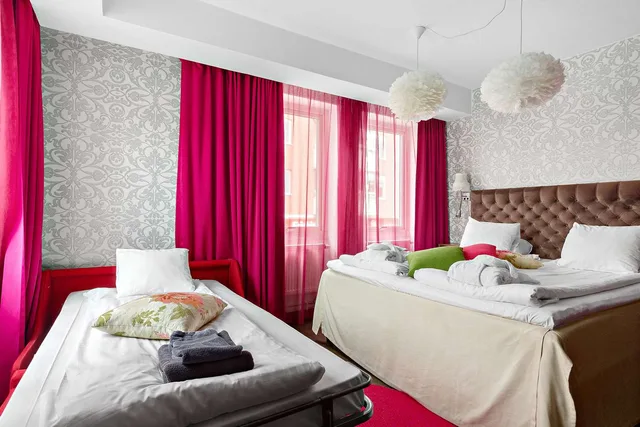 جناح سوبيريور بسرير كينج مع أريكة، Best Western Hotel Akersberga 2/4