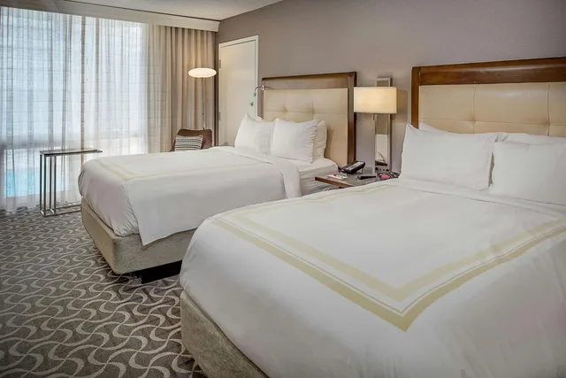 Room, Double Bed, West Tower, Accessible، Marriott St. Louis Airport 2/10
