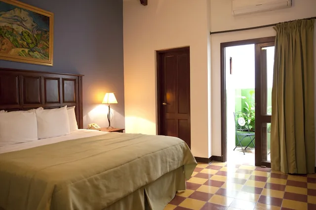 غرفة كومفورت بسرير كينج، LA GRAN FRANCIA HOTEL AND RESTAURANT 1/1