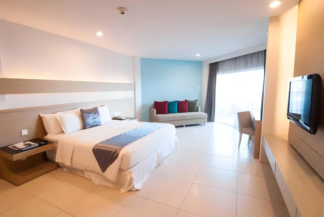 Comfort, King Bed, Century Langkasuka Resort 2/3