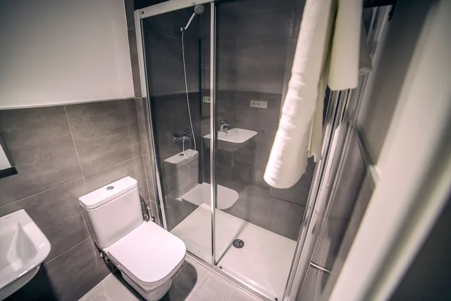 استوديو بسرير كوين بشرفة مع أريكة، Mannix Urban Apartments 3/3