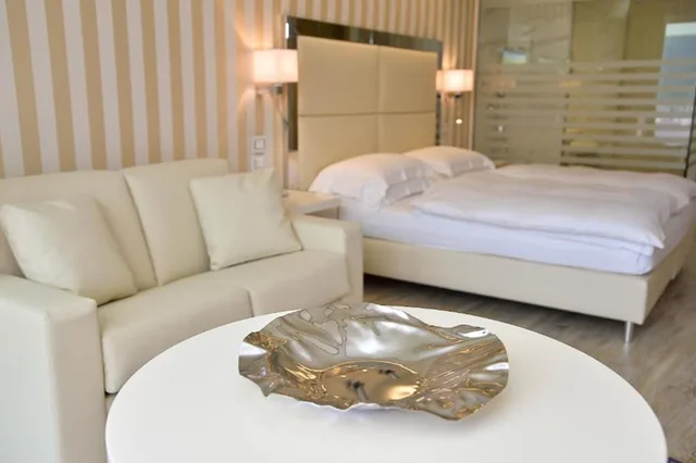 جناح جونيور بسرير مزدوج بإطلالة على البحيرة، Park Hotel Imperial Centro Tao Natural Medical Spa 2/5