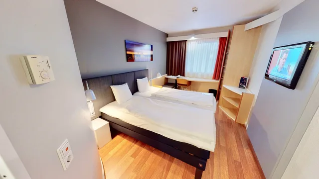 غرفة بسريرين منفصلين، Ibis Cologne Airport Hotel 1/10