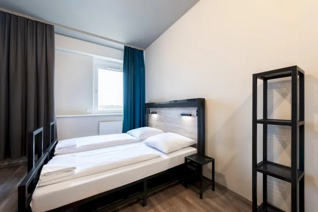 Room, Double Bed, a&o Stuttgart City 1/1