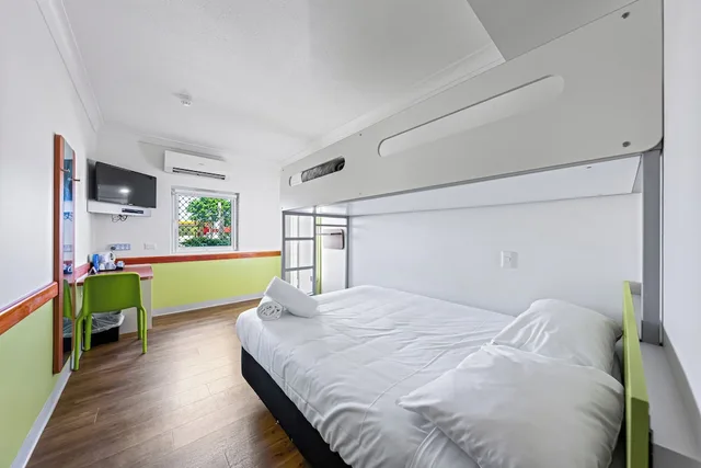 غرفة عائلية بسرير كوين وسرير فردي، Imperial Motel Windsor 2/3
