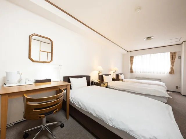 غرفة قياسية ثلاثية بثلاثة أسرّة، Tabist Hotel New Washington Shibuya (ex Oyo 471 Hotel New Washington) 2/2