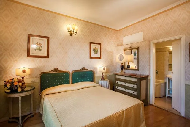 غرفة بسرير مزدوج بإطلالة، Hotel Hermitage 1/2