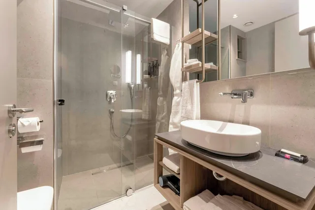 جناح بسرير كوين بإطلالة على المدينة بغرفة نوم واحدة مع أريكة، Residence Inn by Marriott Antalya 7/10