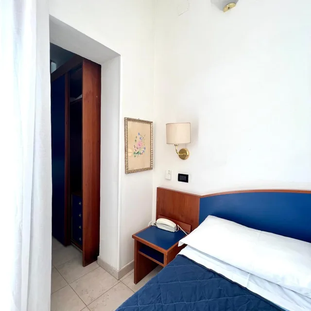 Room, Single, Hotel Montecarlo 1/10