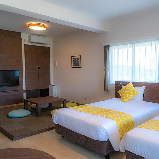 غرفة قياسية بسريرين منفصلين بإطلالة جزئية على البحر، Hotel Sunset Hill 1/8