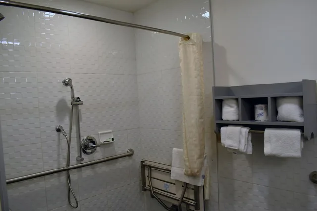 غرفة بسرير كوين، Sand Dollar Inn 7/10