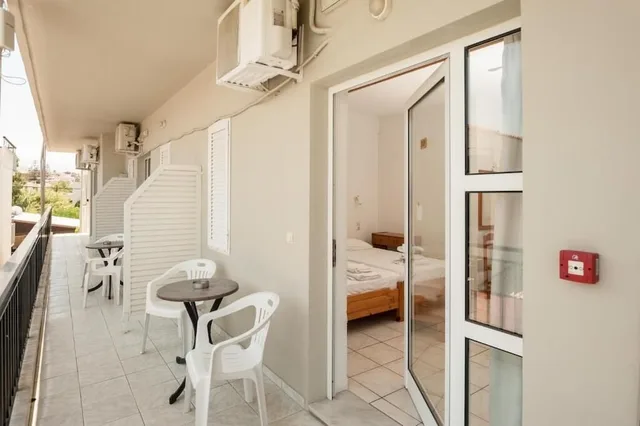 غرفة أساسية ثلاثية بثلاثة أسرّة، Niriis Hotel 5/6