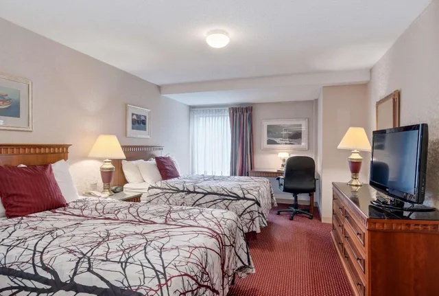 غرفة بسريرين مزدوجين، Best Western Plus Portsmouth Hotel And Suites 1/3