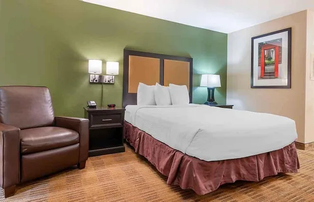 Studio, Suite, Queen Bed, Accessible, Extended Stay America Cincinnati - Covington 4/6