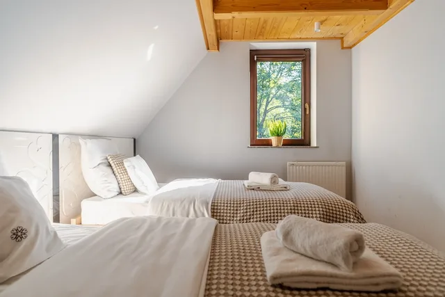 شقة كلاسيكية بسريرين مزدوجين بغرفتي نوم مع أريكة، Harenda Residence 1/3