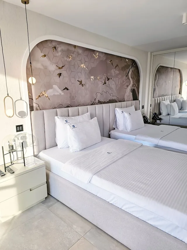 غرفة بريميوم بسريرين منفصلين بإطلالة على البحر، The New Mediteran Hotel Villa Edition 9/10