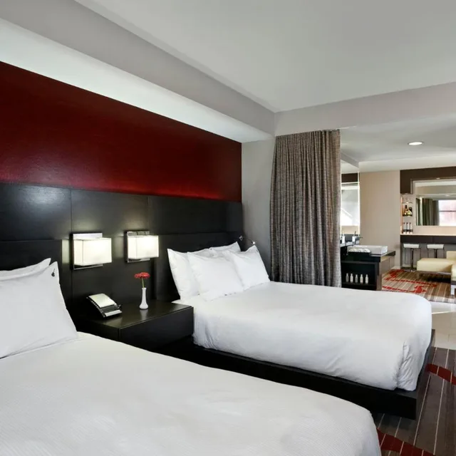 جناح، Hard Rock Hotel San Diego 3/7