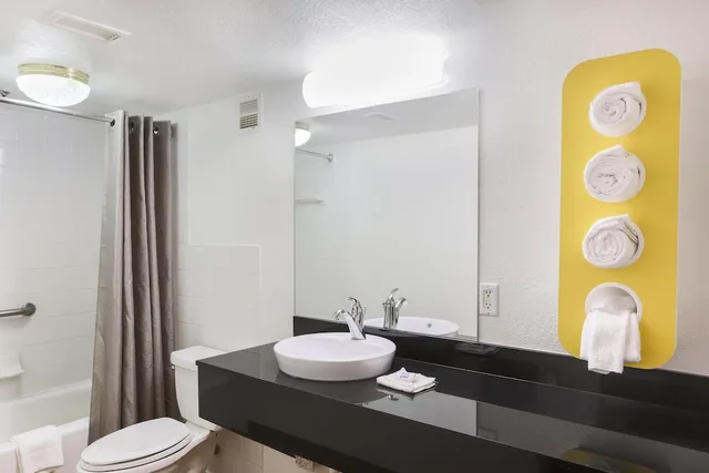 غرفة قياسية بسريرين كوين، Motel6 Cutler Bay, FL - Miami 9/10
