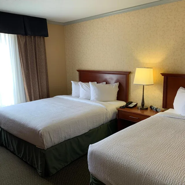 جناح بسرير كوين، Merit Hotel And Suites 3/10