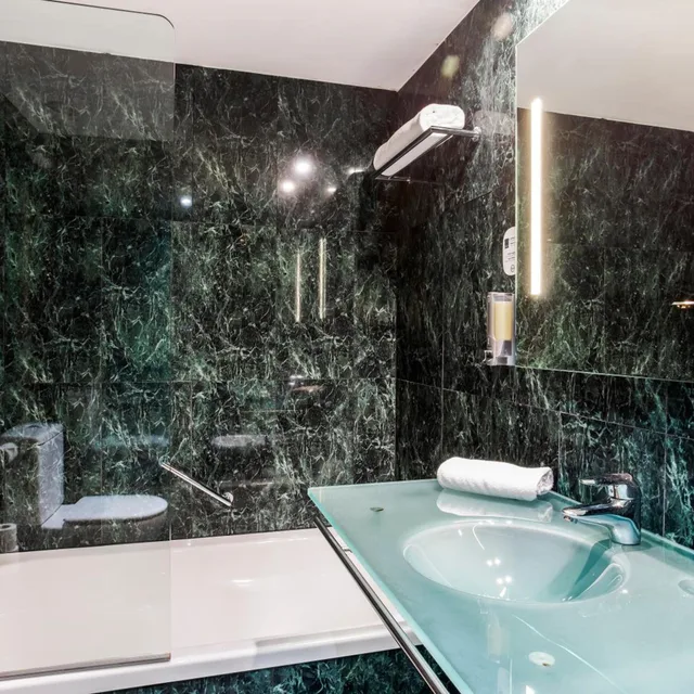 غرفة بسرير مزدوج أو سريرين منفصلين، B&B HOTEL Granada Estacion 10/10