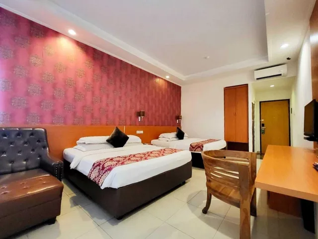 Family, 2 Double Beds, Hotel Marilyn Serpong - Tangerang Selatan 1/5