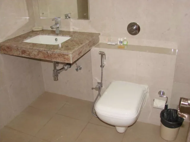 غرفة تنفيذية عائلية، The Byke Old Anchor Beach Resort and Spa 1/1