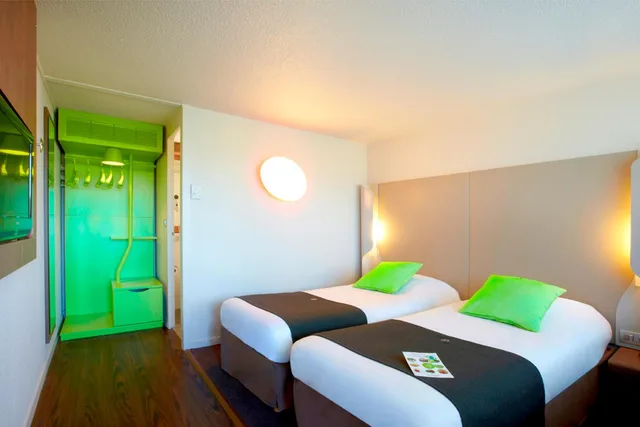 Room, Twin Beds, Campanile Clermont Ferrand Riom 2/10