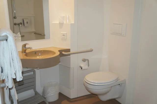 Standard, 3 Beds, Hotel Premiere Classe Sens Nord Saint Clement 4/5