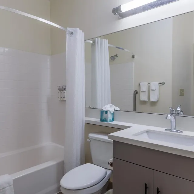 جناح بسرير كينج بغرفة نوم واحدة مع أريكة، CANDLEWOOD SUITES SAN MARCOS 10/10