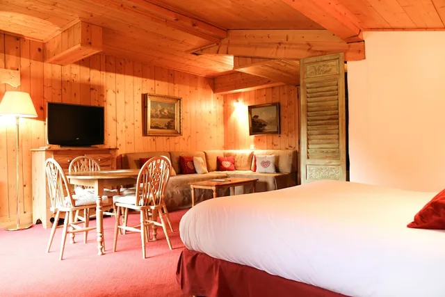 Mountain, Privilege, Double Bed، LE JEU DE PAUME 4/4