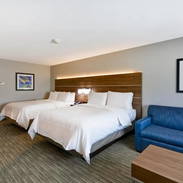 غرفة بسرير كوين لذوي الإعاقة، Holiday Inn Express & Suites Houston NASA - Boardwalk Area 1/3