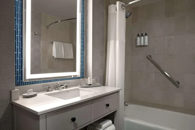 غرفة بسرير كينج لذوي الإعاقة، Grand Hyatt Tampa Bay 7/10